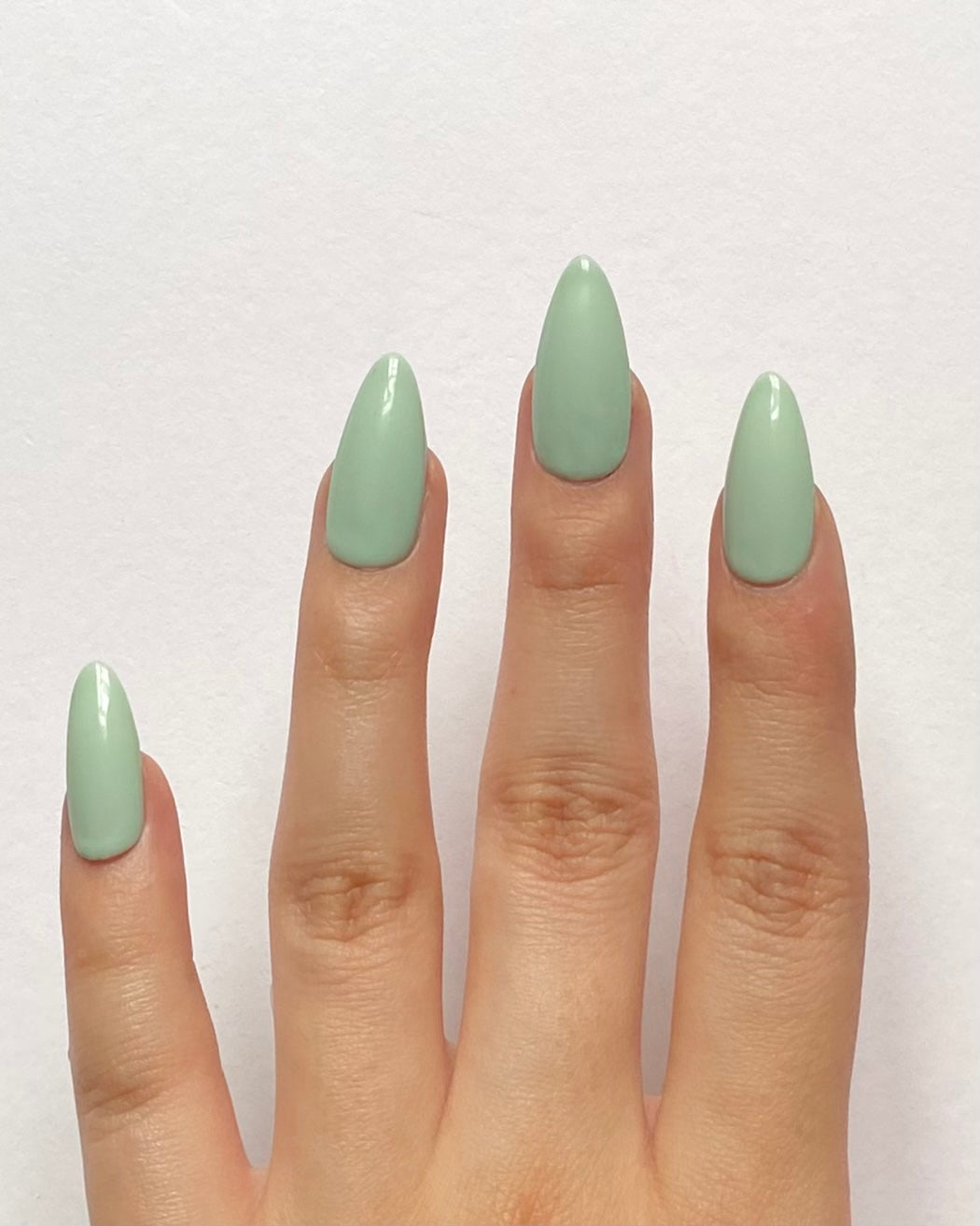 Oxygen Gel Polish – Soft Muted Green, Long-Lasting, Streak-Free, Suitable for Natural & Acrylic Nails