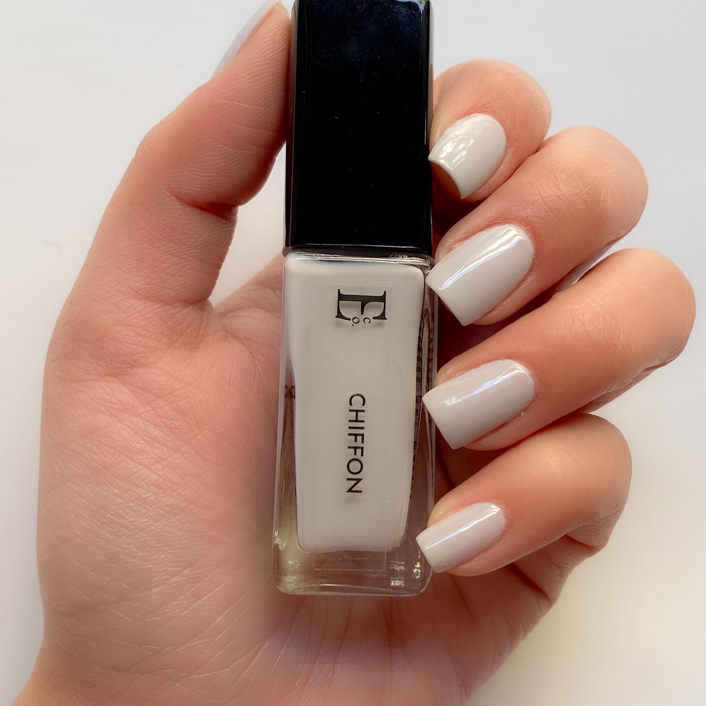 Chiffon Grey Vegan Nail Polish – Chip-Resistant, Pastel Color, Non-Yellowing, Gel-Like Shine, Long-Lasting