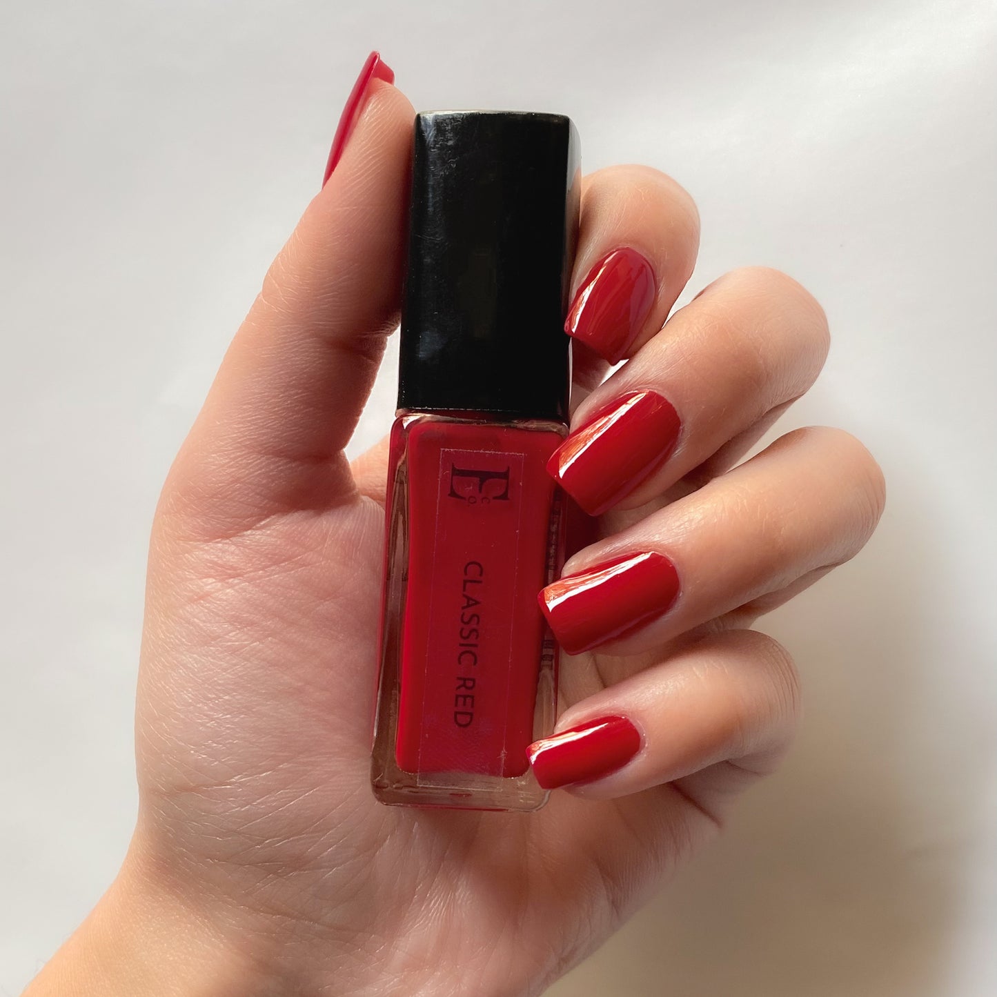 Classic Red Vegan Nail Polish – Vibrant Color, Long-Lasting, Chip-Resistant, Gel-Like Shine