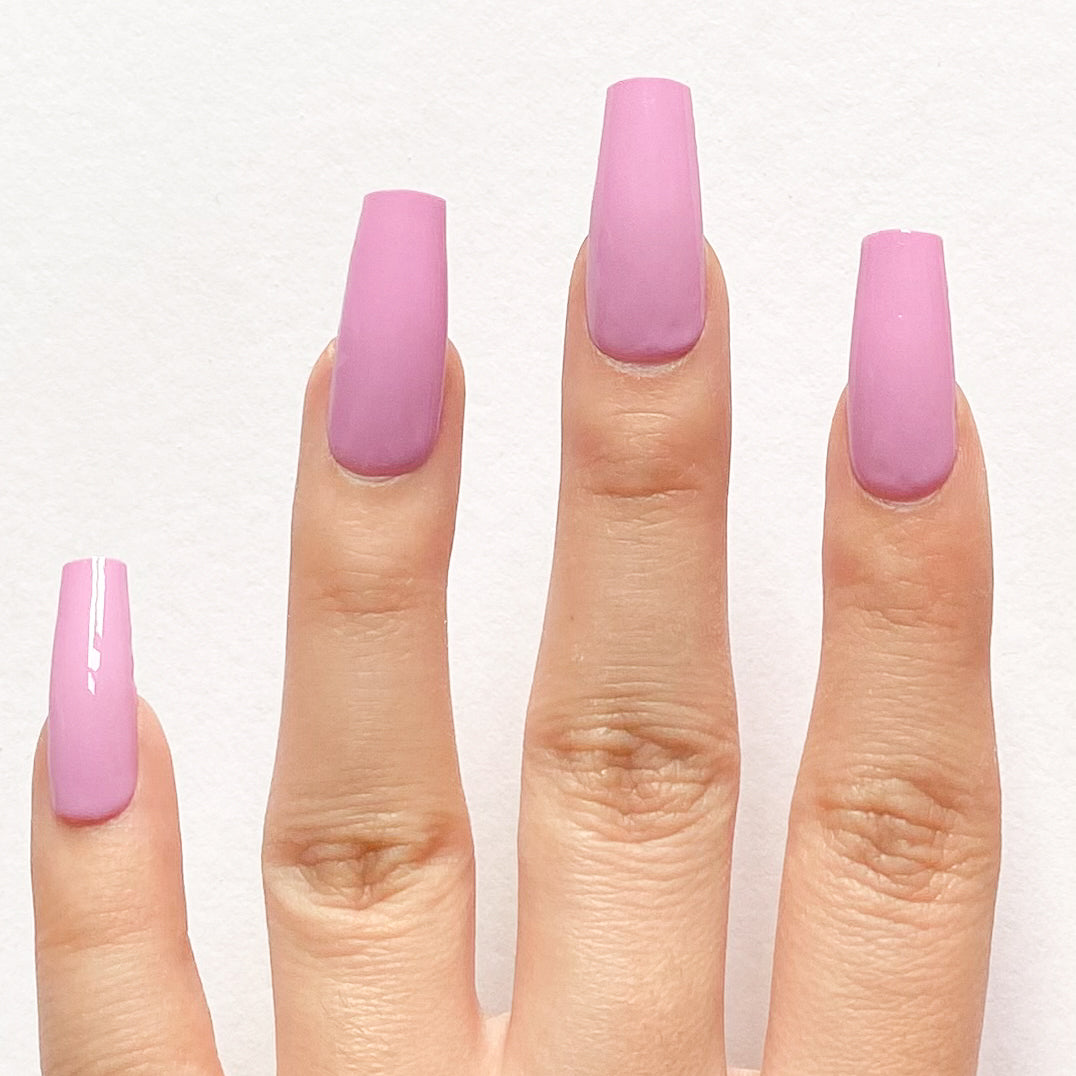 DAINTY LILAC GEL POLISH