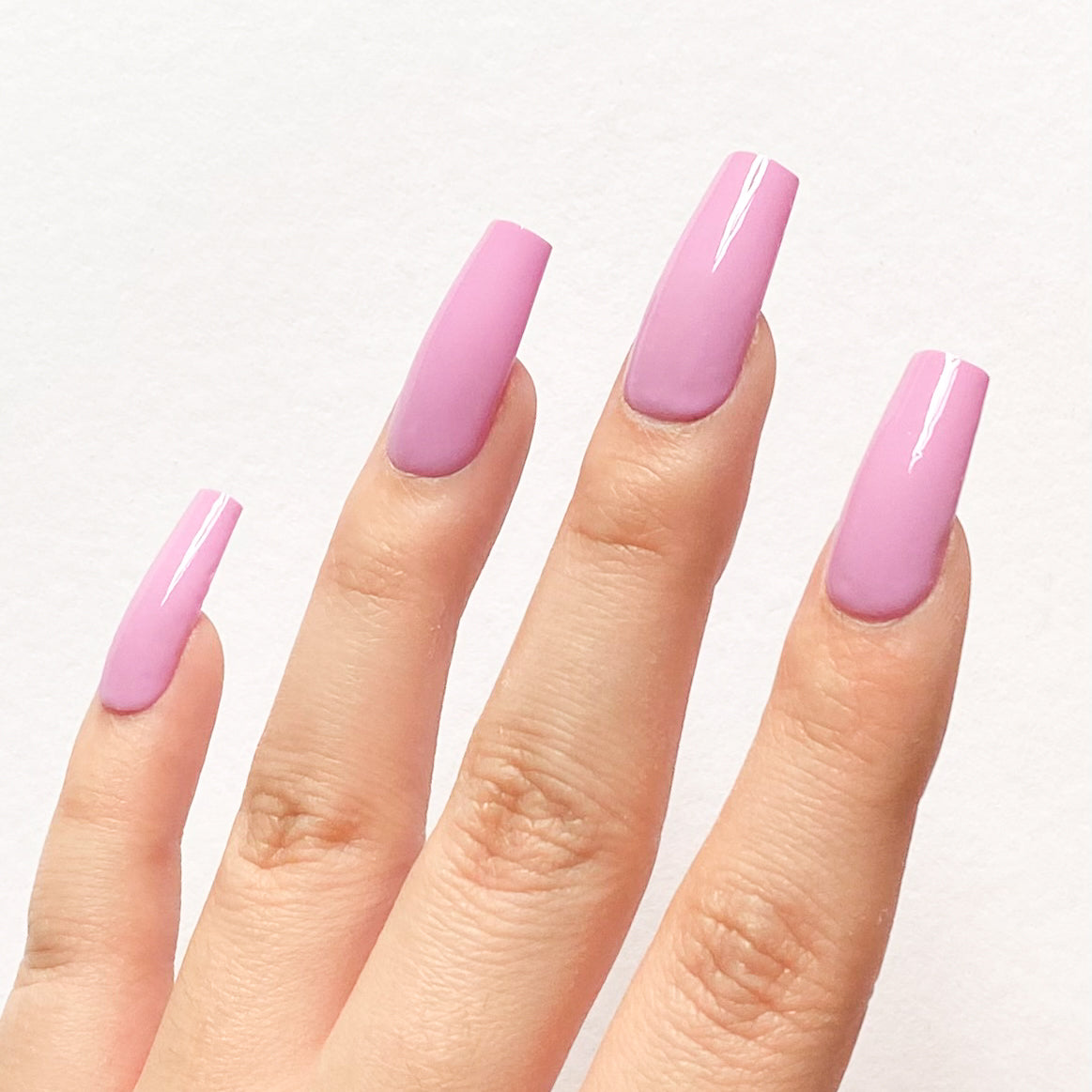 DAINTY LILAC GEL POLISH