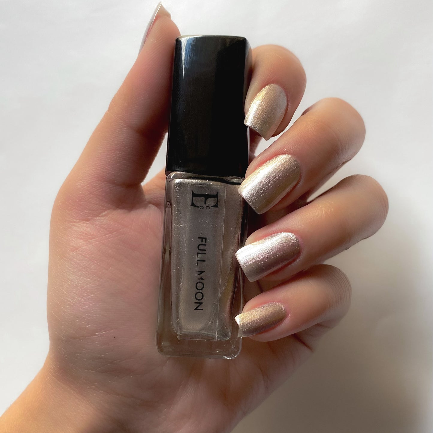 Full Moon Vegan Metallic Nail Polish – Chip-Resistant, Non-Yellowing, Shimmer Finish, Long-Lasting