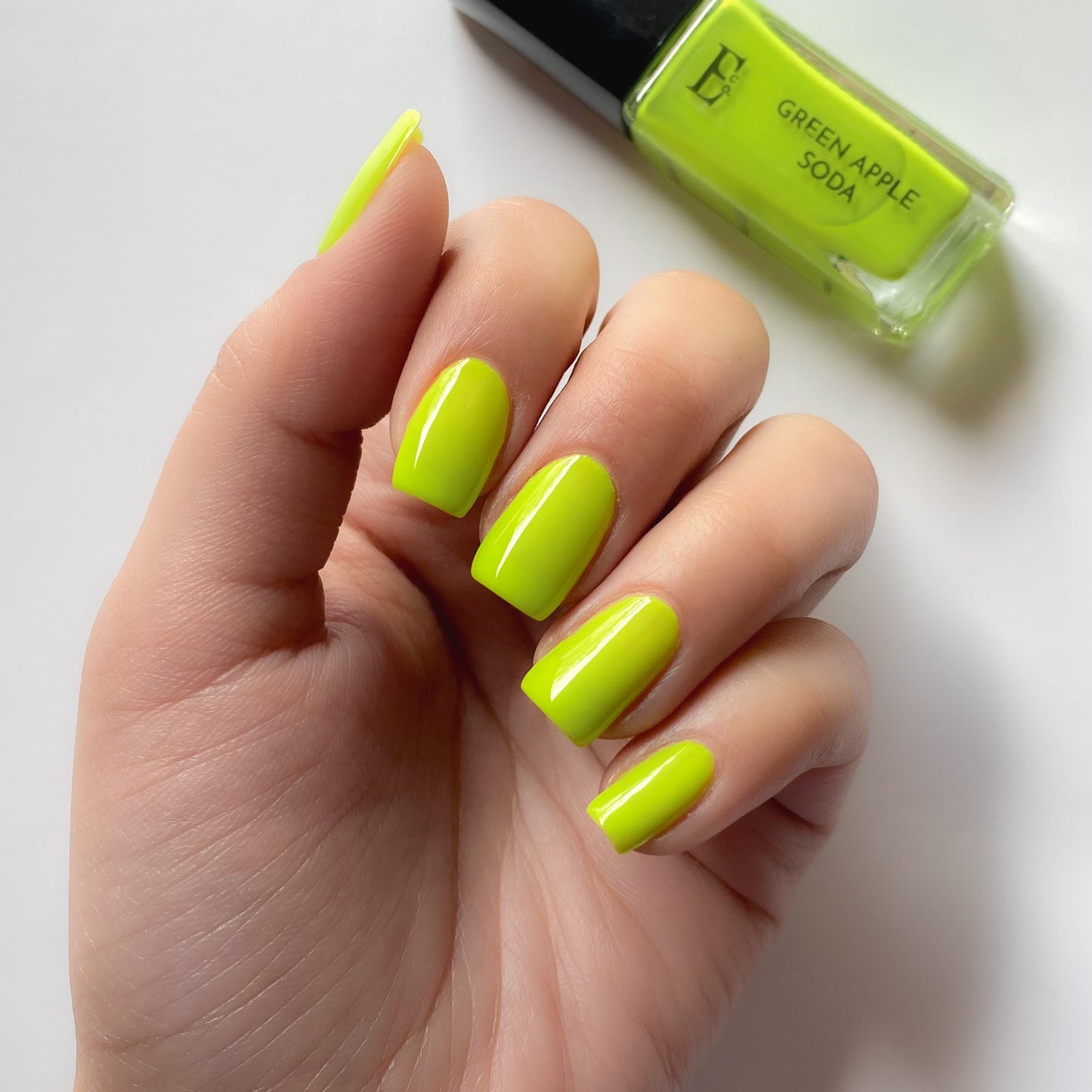 Green Apple Soda Vegan Nail Polish – Chip-Resistant, Non-Yellowing, Neon Finish, Gel-Like Shine, Long-Lasting