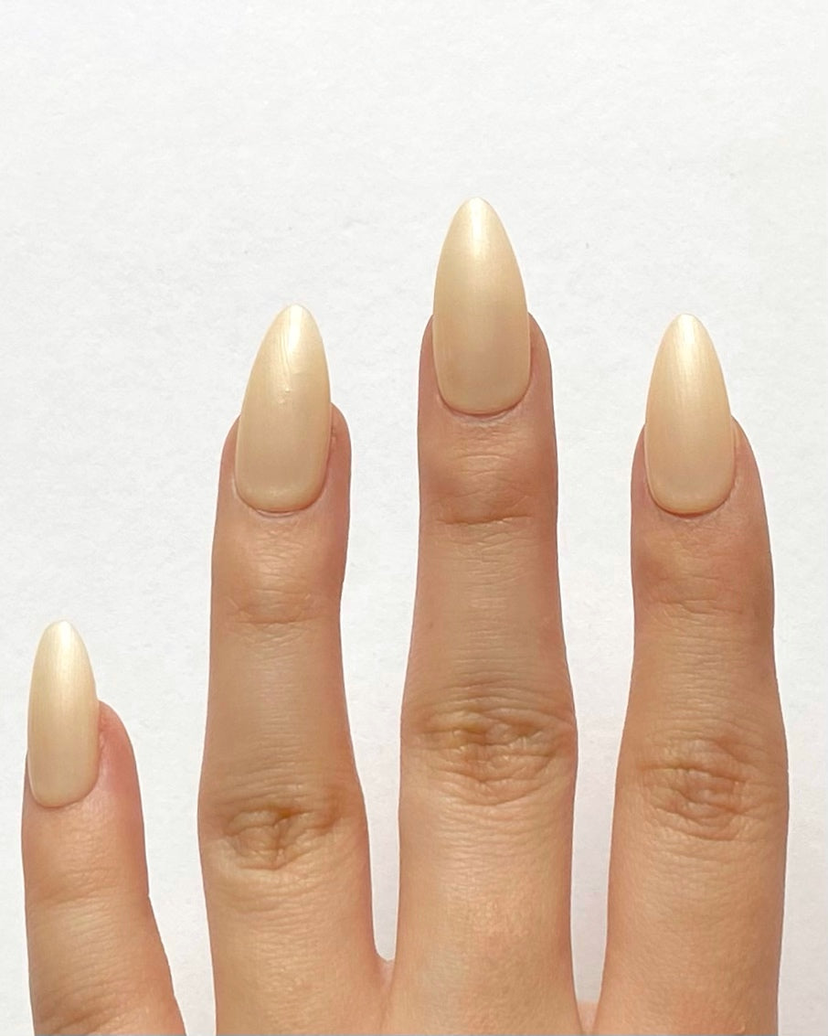 Vanilla Frost Gel Polish – Creamy Ivory with Metallic Shimmer, Streak-Free Brush, Long-Lasting, Versatile