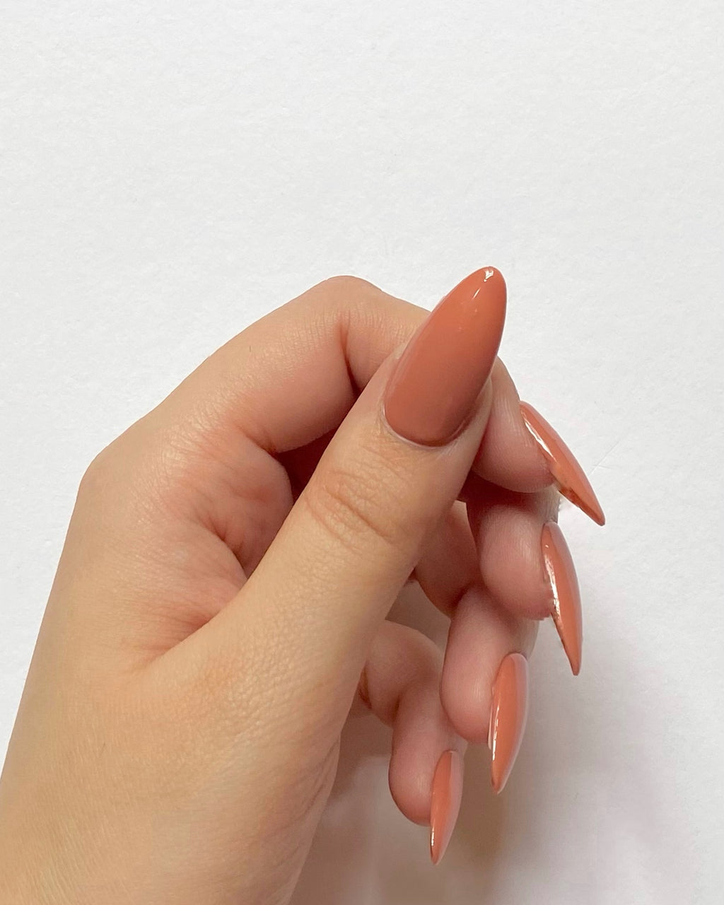 Macademia Gel Polish – Rustic Brown, Cozy Warm Shade, Streak-Free Application for Natural & Acrylic Nails