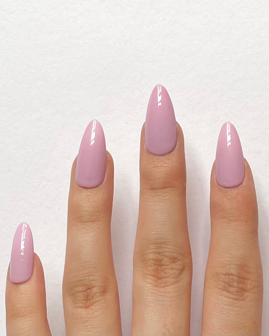 Lavender Aurora Gel Polish – Pastel Purple Shimmer, Streak-Free Application, Long-Lasting, All Nail Types