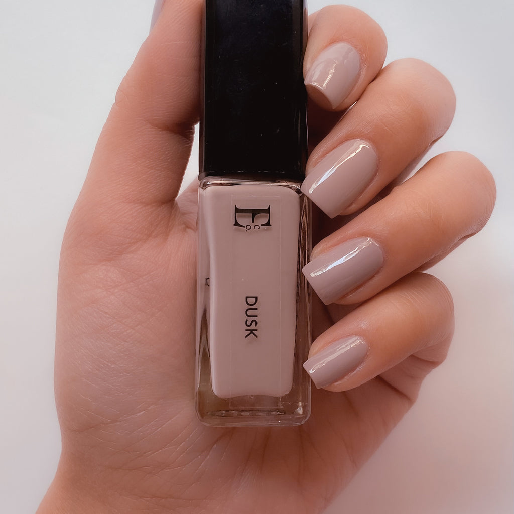 Dusk Vegan Nude Nail Polish – Chip-Resistant, Non-Yellowing, Gel-Like Shine, Long-Lasting