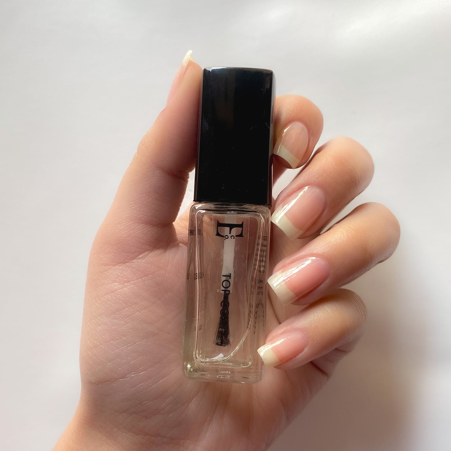 Gloss Top Coat Vegan Nail Polish – Chip-Resistant, Long-Lasting, High-Shine, Strengthening Finish