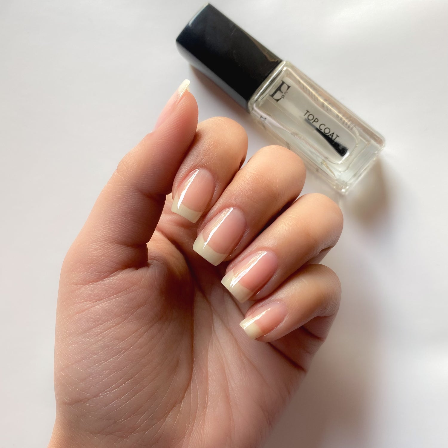 Gloss Top Coat Vegan Nail Polish – Chip-Resistant, Long-Lasting, High-Shine, Strengthening Finish